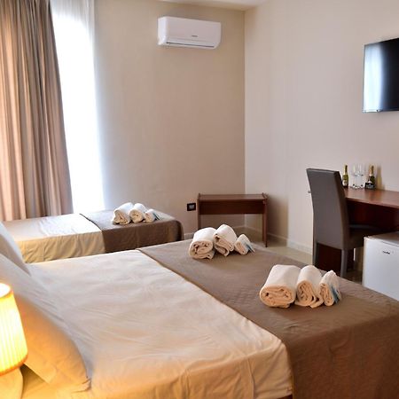 Hotel Futuro Aversa Kültér fotó