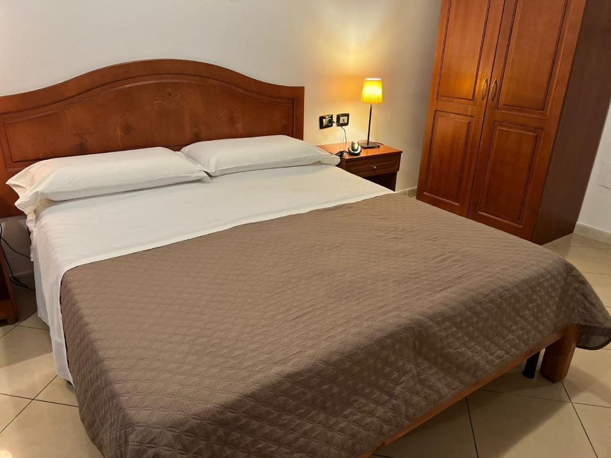 Hotel Futuro Aversa Kültér fotó