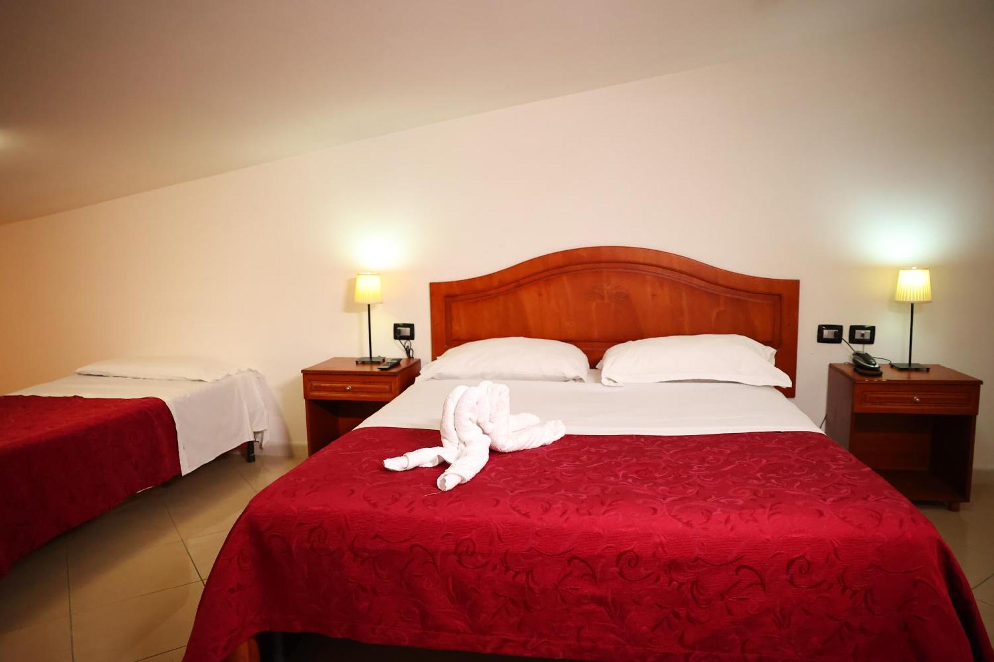 Hotel Futuro Aversa Kültér fotó