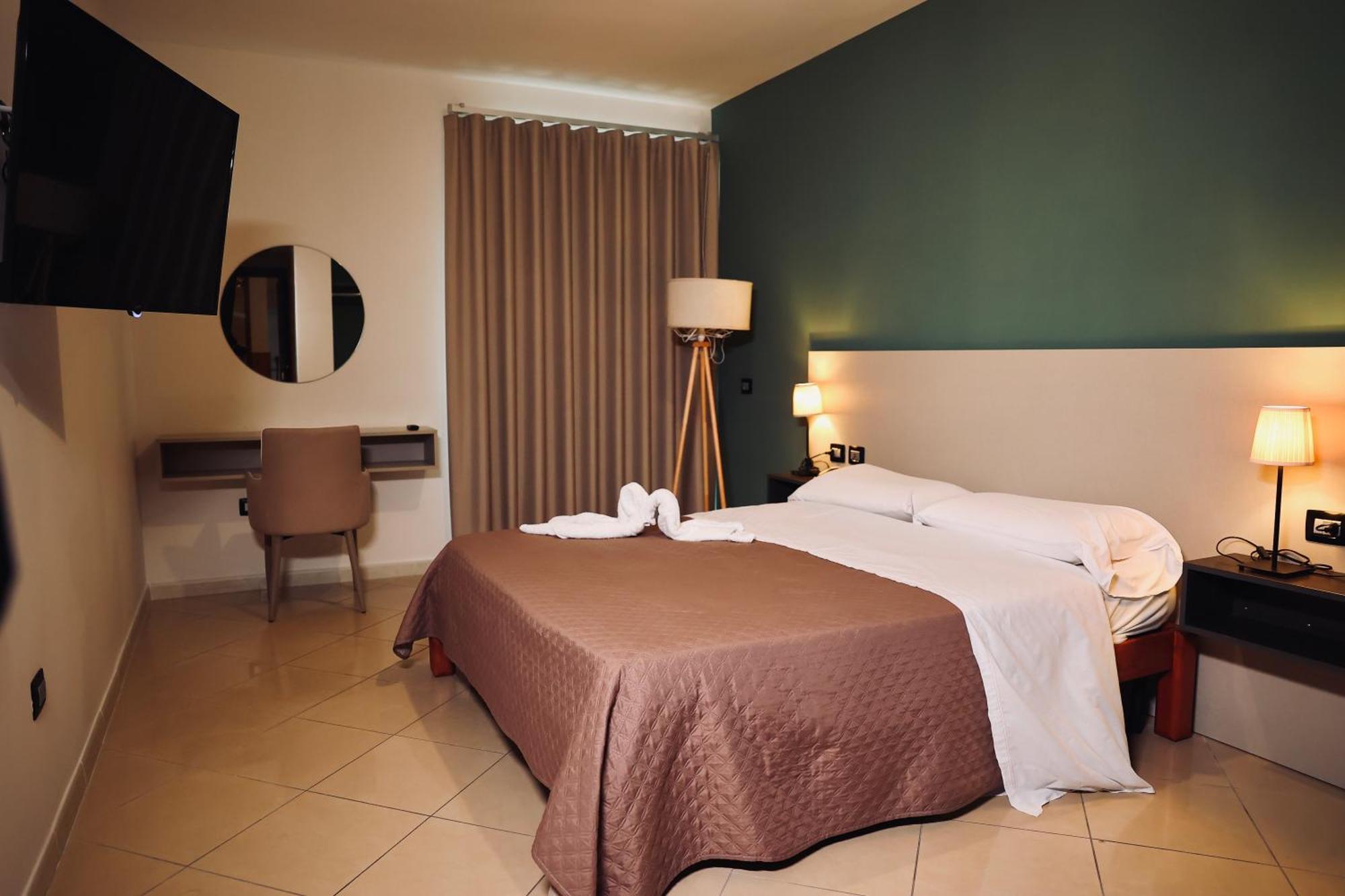 Hotel Futuro Aversa Kültér fotó