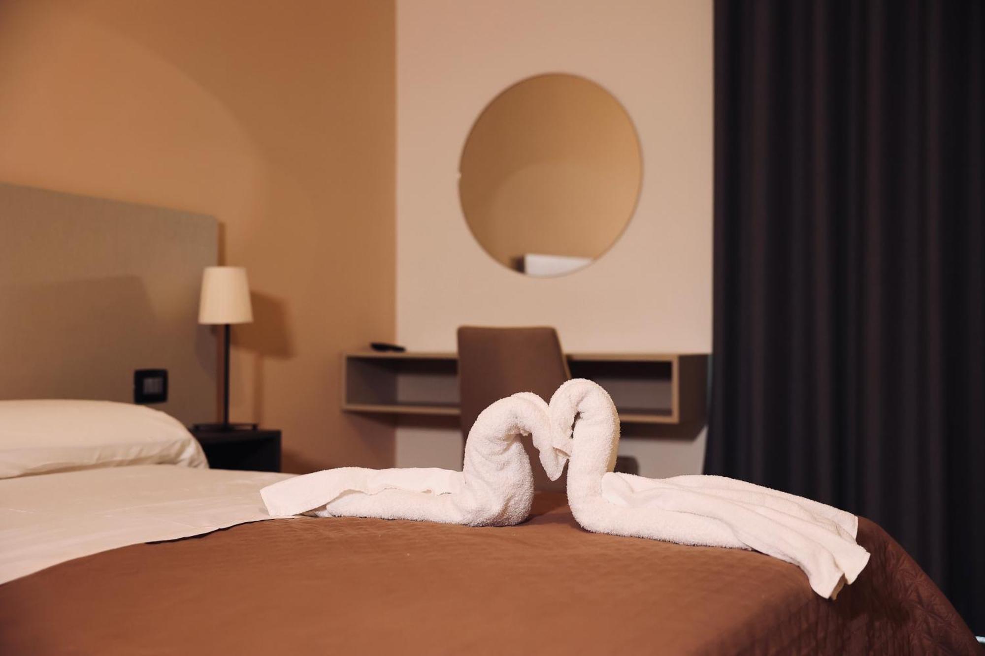Hotel Futuro Aversa Kültér fotó
