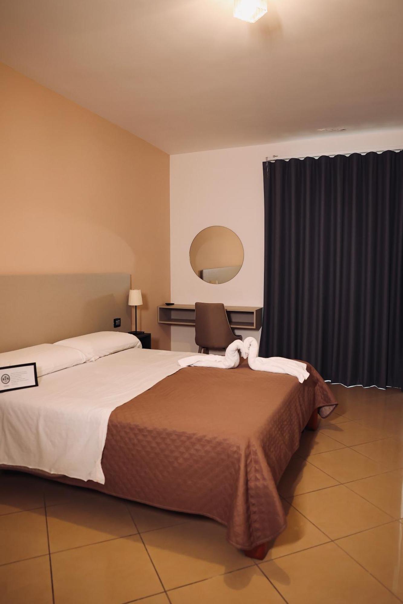 Hotel Futuro Aversa Kültér fotó