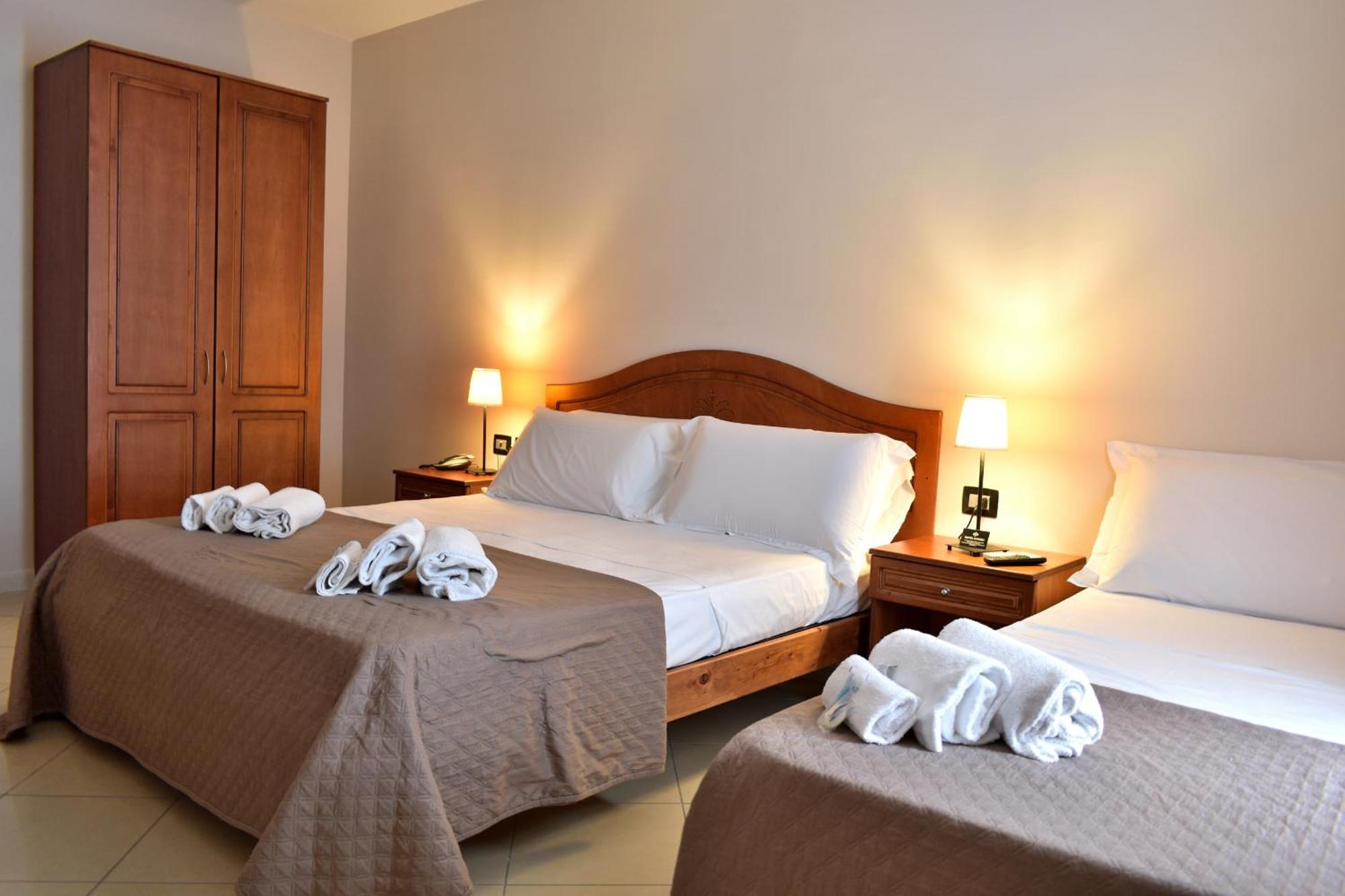 Hotel Futuro Aversa Kültér fotó