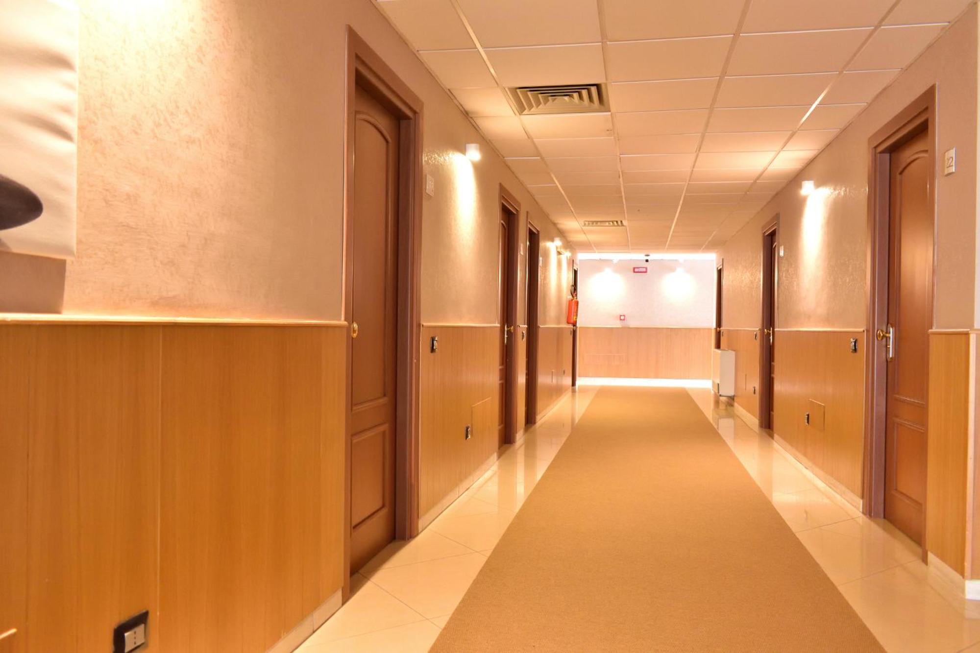 Hotel Futuro Aversa Kültér fotó