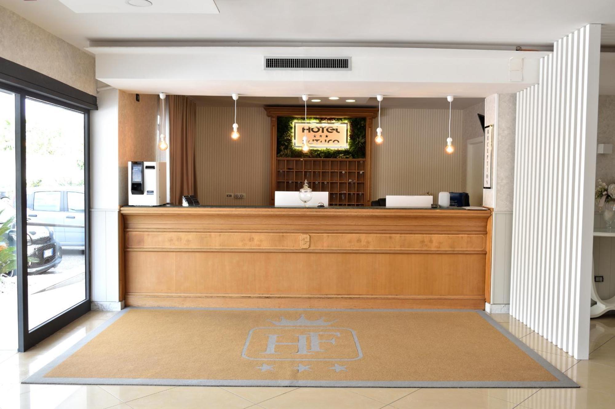 Hotel Futuro Aversa Kültér fotó