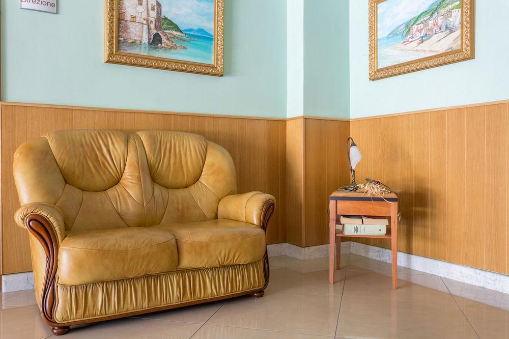 Hotel Futuro Aversa Kültér fotó