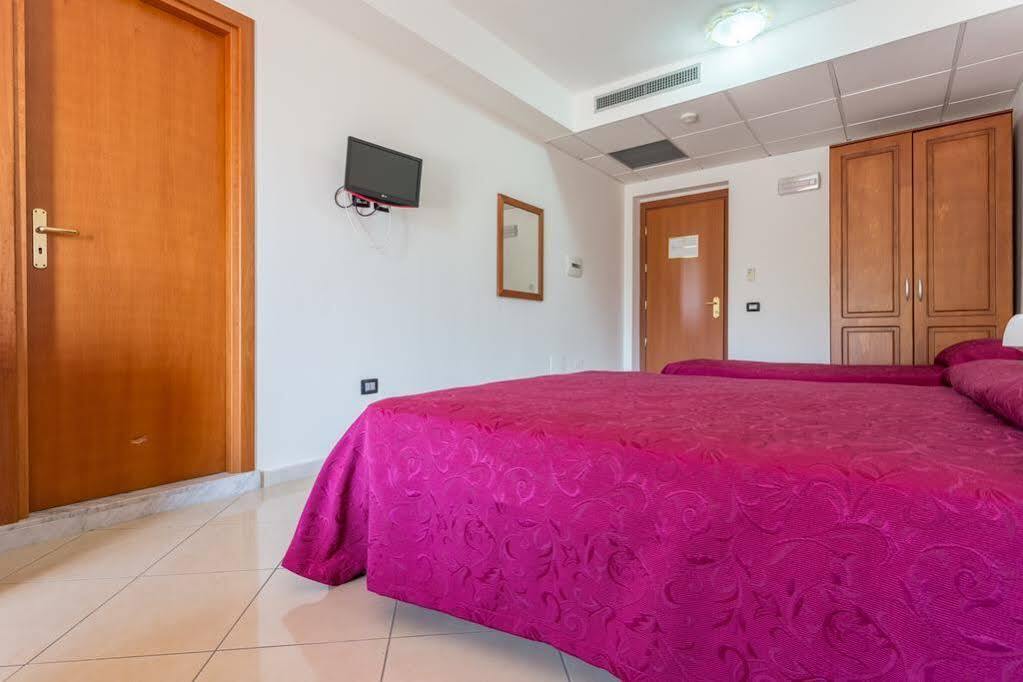 Hotel Futuro Aversa Kültér fotó